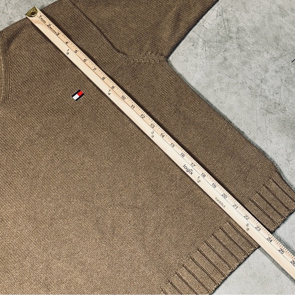 Vintage Tommy Hilfiger Heavy Cotton V-Neck pullover sweater Large - Picture 7 of 9